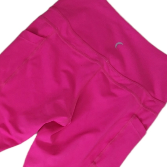 Zyia Active Womens Party Pink Light n Tight Hi-Rise Capri Leggings Size 6-8. - Picture 7 of 7